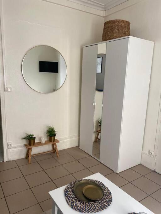 Apartamento Le Penseur Studio Orléans Exterior foto